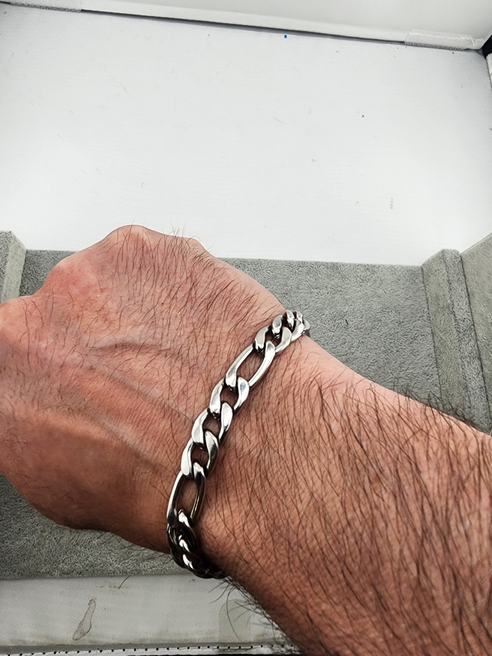 9in Men's Classic Silver Figaro Chain Bracelet